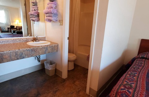Glendive Hotel | Riverside Inn