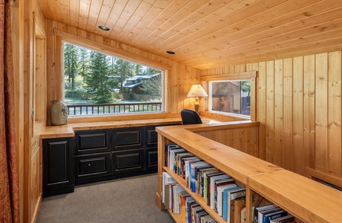 Leavenworth Apartment | Riverside Loft Suite | Live Like a Local | Firepit