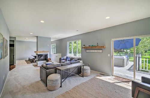 North Bend House | Riverside North Bend Oasis: Stunning Mountain View