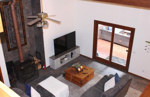 Beckwourth House | Rocky Cliff Retreat