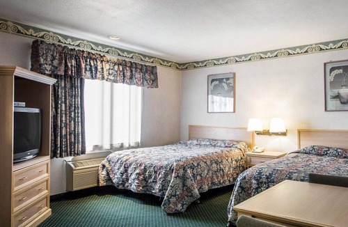 North Fremont Street Hotel | Rodeway Inn Monterey Near Fairgrounds