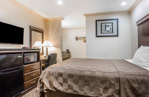 National City Hotel | Rodeway Inn National City San Diego South