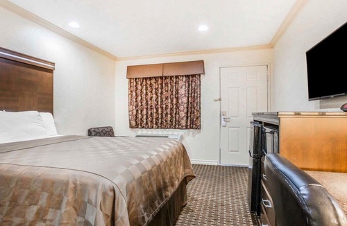 National City Hotel | Rodeway Inn National City San Diego South