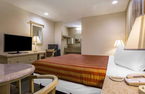 Santee Hotel | Rodeway Inn Santee San Diego East