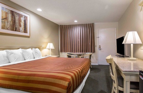 Santee Hotel | Rodeway Inn Santee San Diego East