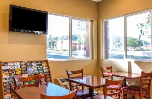 Corona Hotel | Rodeway Inn & Suites Corona