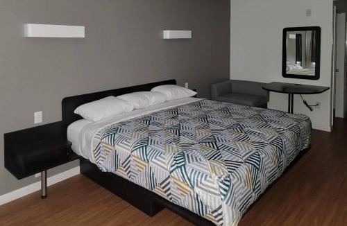 Thousand Palms Hotel | Rodeway Inn & Suites Rancho Mirage - Palm Desert Area