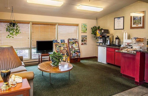 Albany Hotel | Rodeway Inn