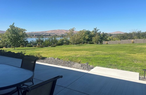 Tri-Cities House | Romanic Getaway! River Front Property with View of the Columbia River