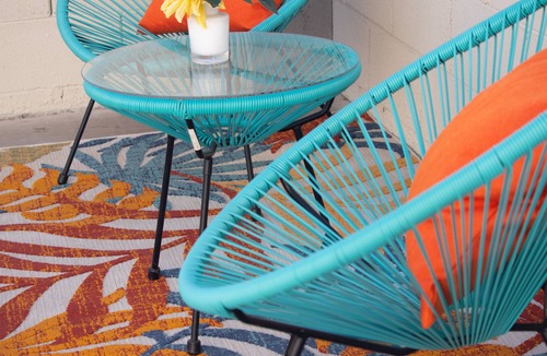 Newcastle Village Apartment | Romantic & Comfy Oasis: King Bed ~ Patio ~ Guesthouse