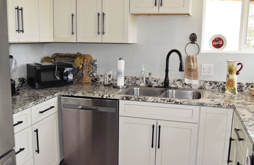 Prescott Cottage | Romantic Getaway with Mind Blowing Views!