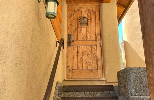 June Lake Cabin | Romantic log cabin getaway with spectacular mountain views. STR AP 18-005