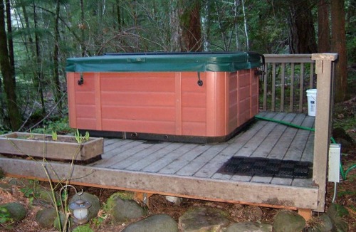 Rhododendron Cabin | Romantic Log Cabin Rental with Hot Tub near Mount Hood, Oregon