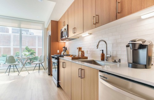 Downtown San Diego Apartment | Rooftop Bay Views + Pool + Hot Tub | Walkable Little Italy | Ancora by AvantStay