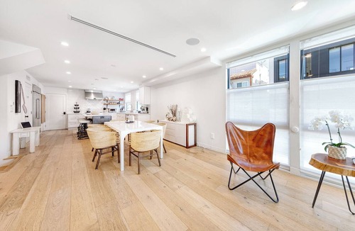 Silver Strand House | Rooftop Deck + Firepit + Wet Bar | Walk to Beach + Trail | Saltaire