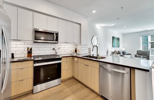 Mission Valley Apartment | Rooftop Deck w/Mission Valley Views! Free Parking