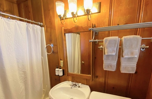 Downieville House | Room 5 - King Kitchenette