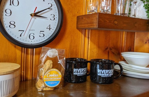Downieville House | Room 5 - King Kitchenette