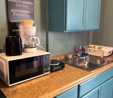 Downtown Riverside Apartment | Room in Riverside