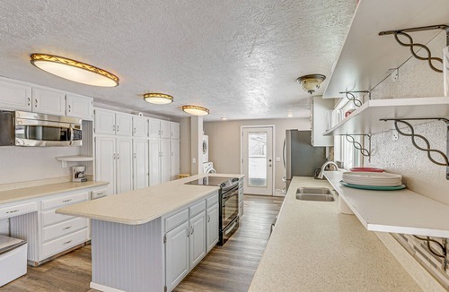 Cedar City Cottage | Roomy Cedar City Home: Fenced Yard, Pets Welcome!
