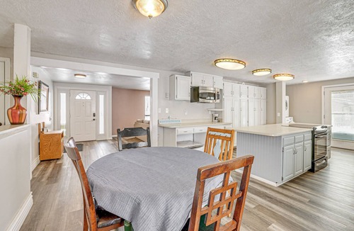 Cedar City Cottage | Roomy Cedar City Home: Fenced Yard, Pets Welcome!