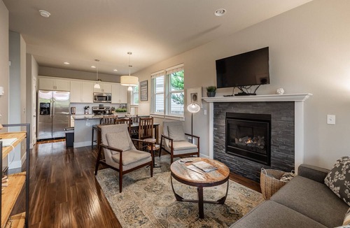 Ocean Shores House | Roost Cottage - Oyhut Bay Seaside Resort