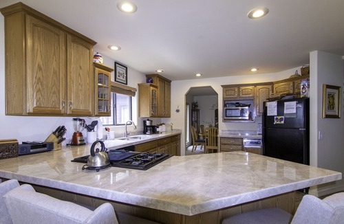 Fort Valley House | Roundtree Retreat - Close to SnowBowl. 4 Bdrm, 3 Bth Private Secluded Retreat