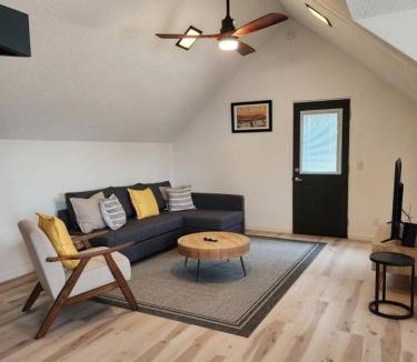 Paradise House | Rural Living Near the Strip