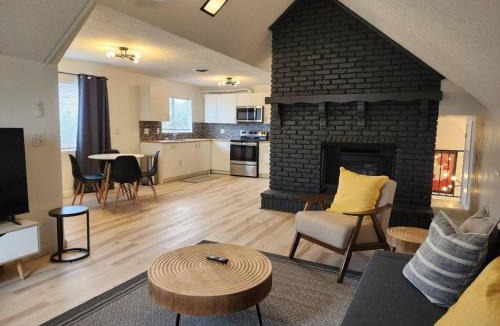 Paradise House | Rural Living Near the Strip