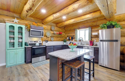 Gusher Cottage | 'rustic Cliff Ranch' in Uintah Basin: Dogs Welcome