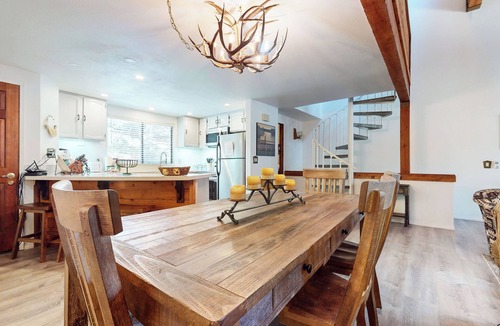 Mammoth Lakes Condo | Rustic Mountain Townhome. Private Gas Grill, Washer/Dryer, On Site Pool
