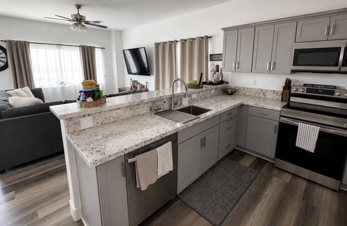 Mohave Valley House | RV/Boater’s dream 2-bedroom barndominium w/AC and WiFi in lovely Mohave Valley