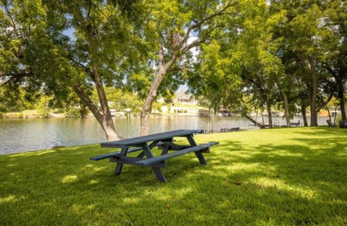 Burnet RV Rental | RV Site - Pull Through 40