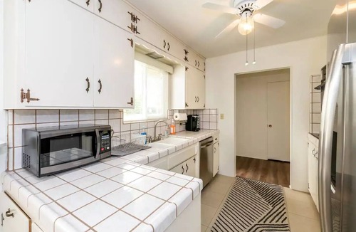 Roosevelt House | RV/Trailer Parking - Simple & Stylish Remodel
