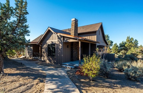 Powell Butte Cabin | Sage Canyon | Brasada | Hot Tub | Mountain Views