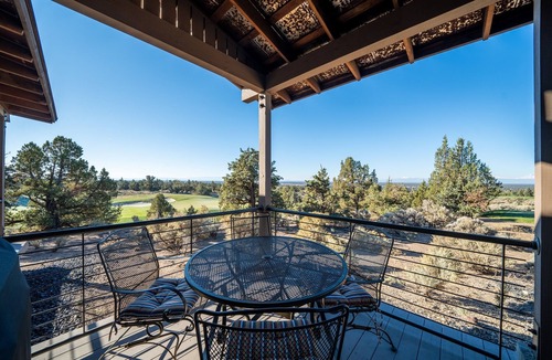 Powell Butte Cabin | Sage Canyon | Brasada | Hot Tub | Mountain Views