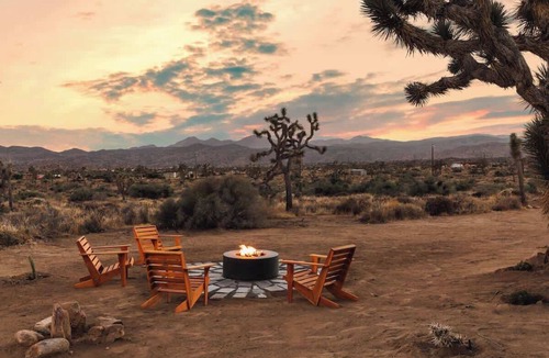 Pioneertown House | Sage Moon 5-Acre Pioneertown Escape with Hot Tub