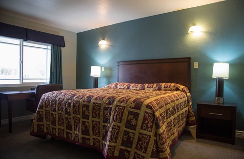 Southwest Anaheim Hotel | Sahara Motel