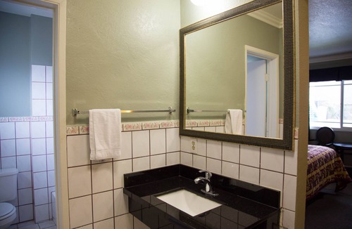 Southwest Anaheim Hotel | Sahara Motel