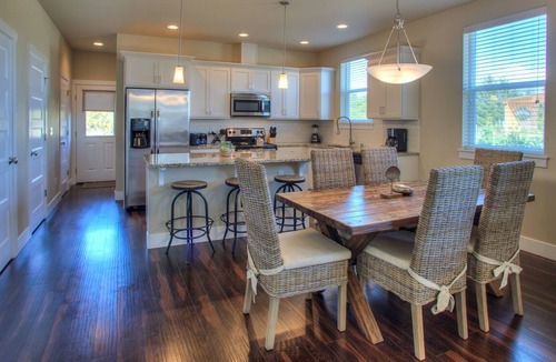 Ocean Shores House | Salty Paws - Oyhut Bay Seaside Village