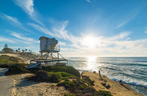 Village of La Jolla House | San Diego Getaway! Two Comfortable Units, Restaurant, Minutes to Sunset Cliffs