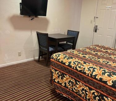Palm City Hotel | San Diego Inn