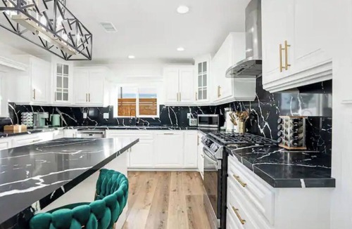 Mount Helix House | San Diego Luxury Home w/Heated Pool and Spa!