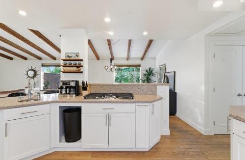 Fairmount Park House | San Diego Luxxe Retreat-Pool, Hot Tub & Speakeasy