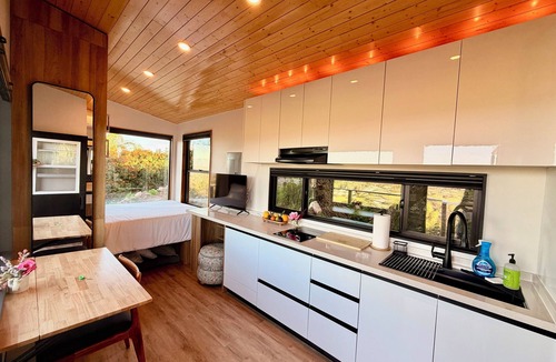 Morro Hills Apartment | Sanctuary Modern Tiny Home, Endless Panoramic Views, Hardwood Deck, Pool and Spa
