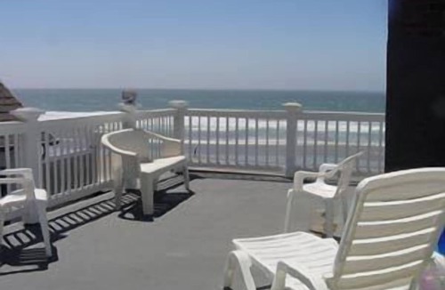 Roads End House | Sandy beach with huge surf views, hot tub, tide pools, private beach steps