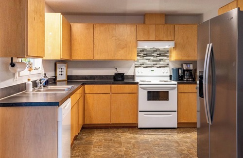 Oak Harbor House | Sauna, Beach, Sunset, Game Room, Peace and Quiet, Fun!