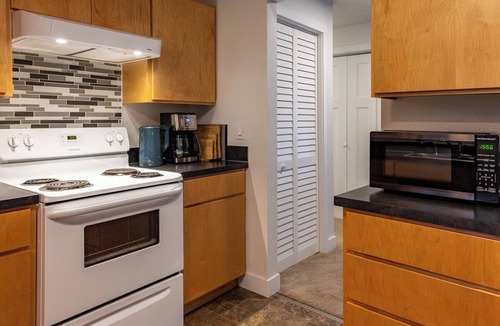 Oak Harbor House | Sauna, Beach, Sunset, Game Room, Peace and Quiet, Fun!