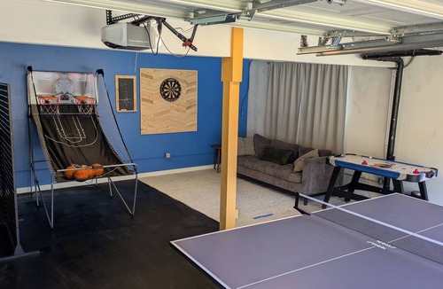 Oak Harbor House | Sauna, Beach, Sunset, Game Room, Peace and Quiet, Fun!