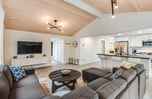 Anderson Island House | Scandinavian gem with large deck, AC, & Riviera Community Club access